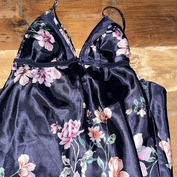 Floral slip dress/ nighty - Picture 3 of 5